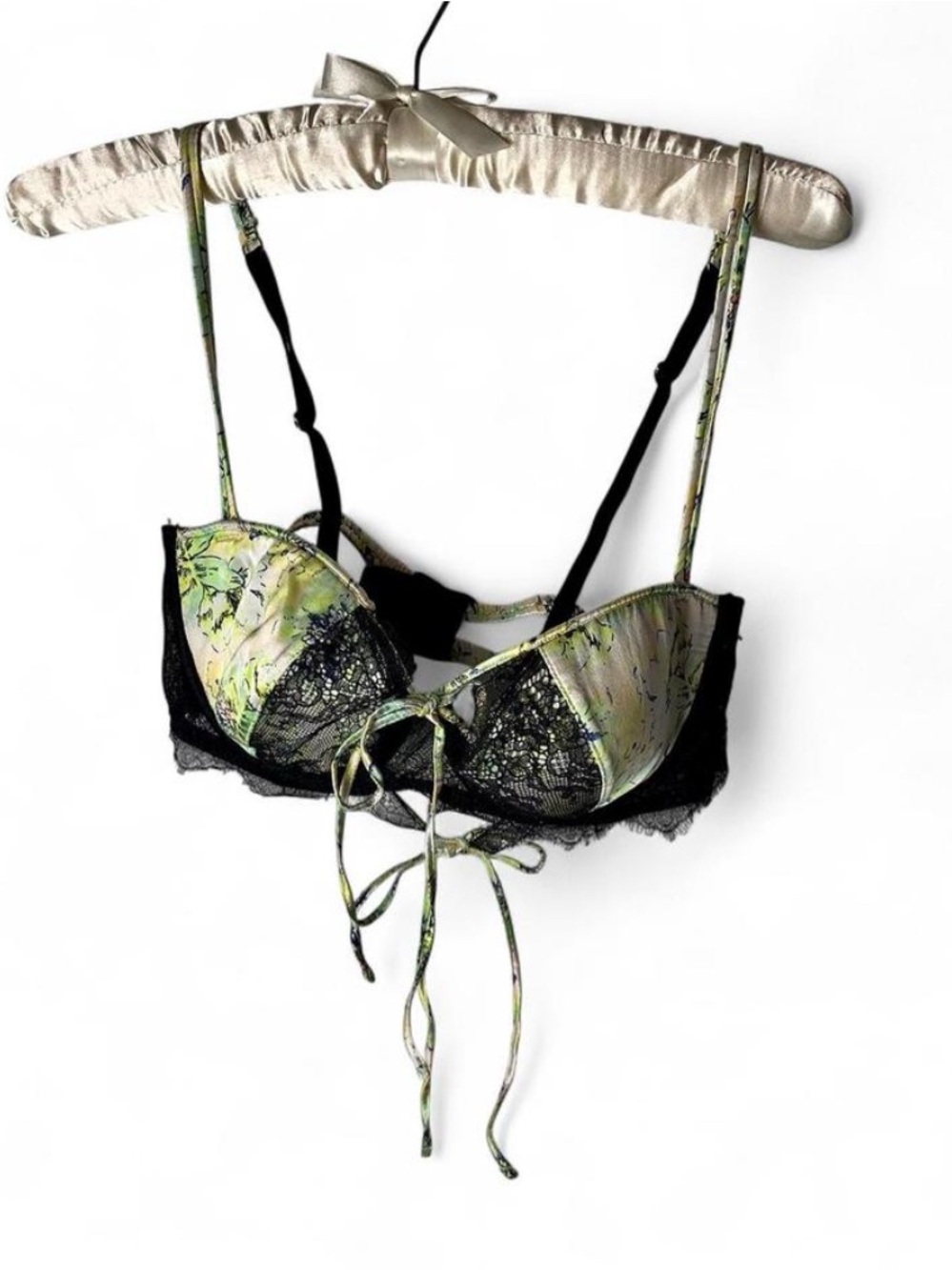 Floral Lace-Trim Push-Up Bra in Lime Green and Black
